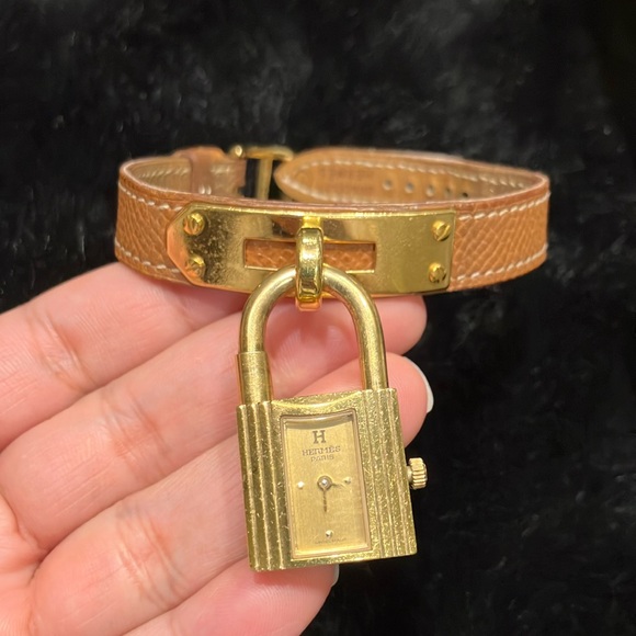 🎀Authentic Hermes Kelly watch🎀 - Picture 2 of 14